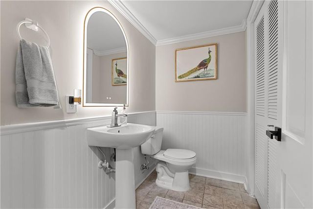 9504 W 106TH Street, Overland Park, KS 66212