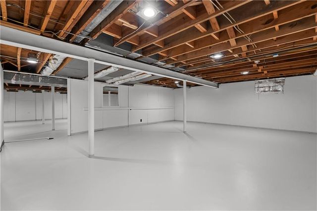 9504 W 106TH Street, Overland Park, KS 66212