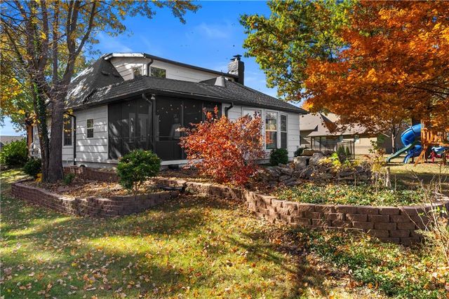 9504 W 106TH Street, Overland Park, KS 66212