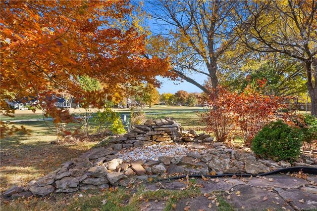 9504 W 106TH Street, Overland Park, KS 66212