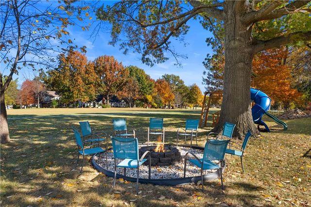 9504 W 106TH Street, Overland Park, KS 66212