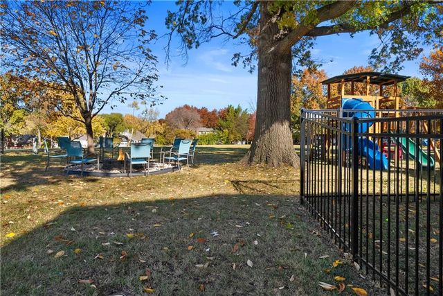 9504 W 106TH Street, Overland Park, KS 66212