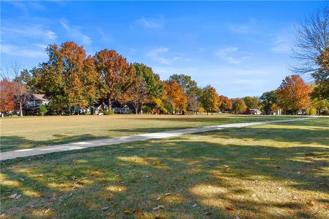 9504 W 106TH Street, Overland Park, KS 66212