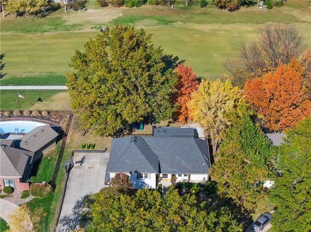 9504 W 106TH Street, Overland Park, KS 66212