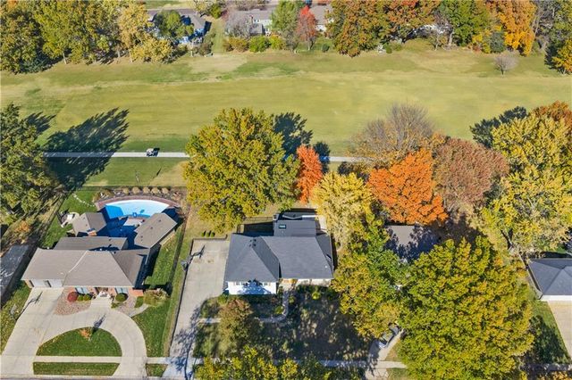 9504 W 106TH Street, Overland Park, KS 66212