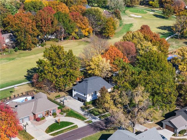 9504 W 106TH Street, Overland Park, KS 66212