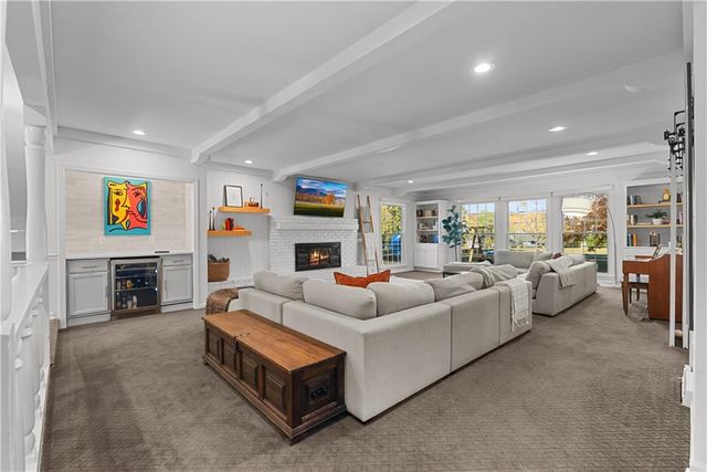 9504 W 106TH Street, Overland Park, KS 66212