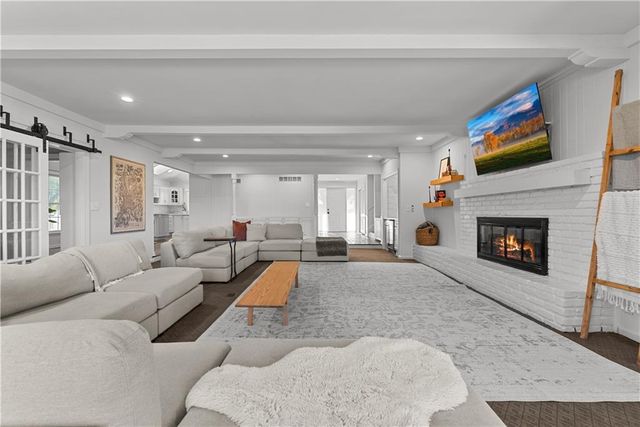 9504 W 106TH Street, Overland Park, KS 66212