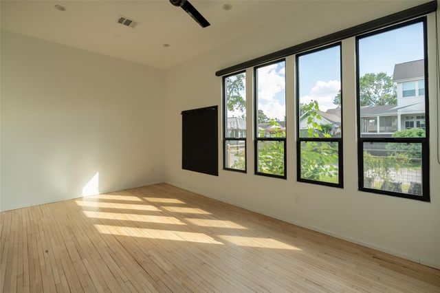 401 Cosmos Street, Houston, TX 77009