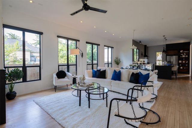 401 Cosmos Street, Houston, TX 77009