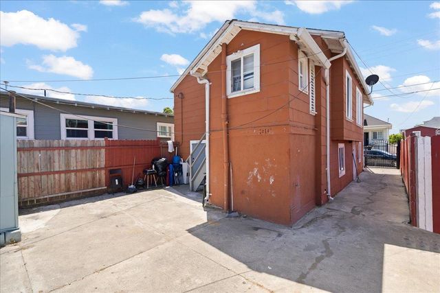 4114 E 17th Street, Oakland, CA 94601