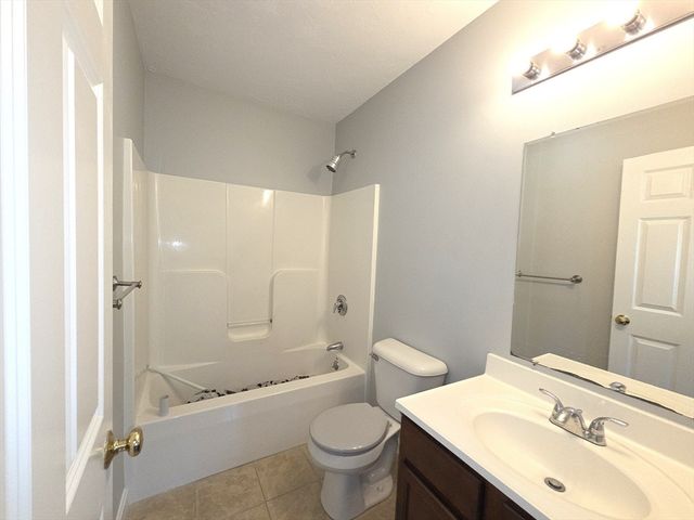 70 Oak Street Extension 3D, Brockton, MA 02301