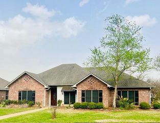 6013 TORIA Drive, Alexandria, LA 71303