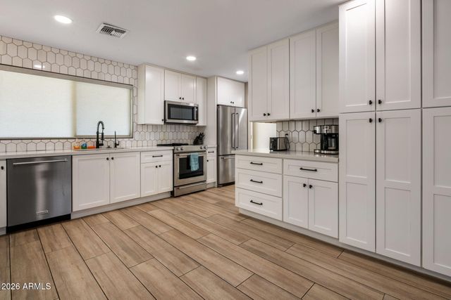 5839 E VOLTAIRE Avenue, Scottsdale, AZ 85254