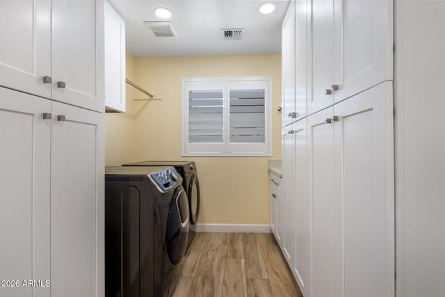 5839 E VOLTAIRE Avenue, Scottsdale, AZ 85254