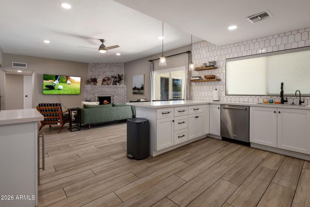 5839 E VOLTAIRE Avenue, Scottsdale, AZ 85254