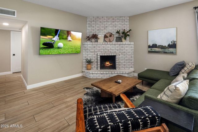 5839 E VOLTAIRE Avenue, Scottsdale, AZ 85254