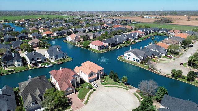 14306 Manorbier Lane, Sugar Land, TX 77498