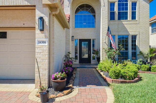 14306 Manorbier Lane, Sugar Land, TX 77498