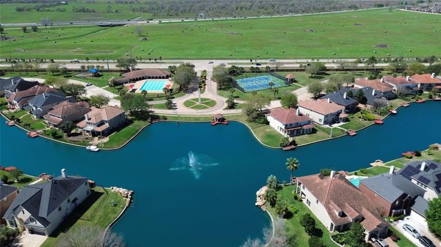 14306 Manorbier Lane, Sugar Land, TX 77498