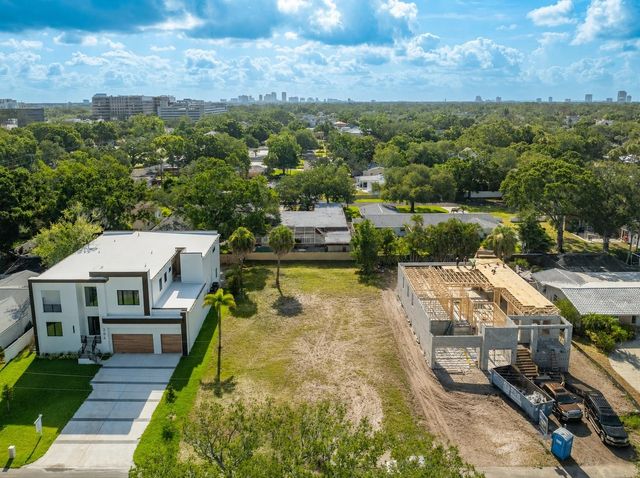 208 S TREASURE DRIVE, Tampa, FL 33609