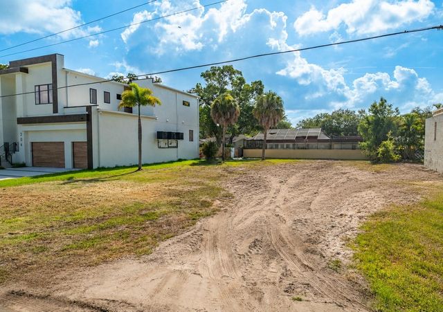 208 S TREASURE DRIVE, Tampa, FL 33609