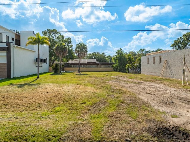 208 S TREASURE DRIVE, Tampa, FL 33609