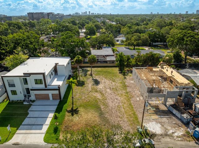 208 S TREASURE DRIVE, Tampa, FL 33609