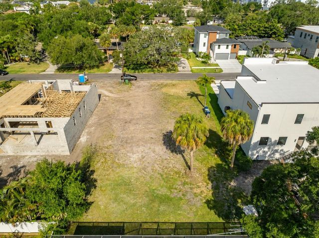 208 S TREASURE DRIVE, Tampa, FL 33609