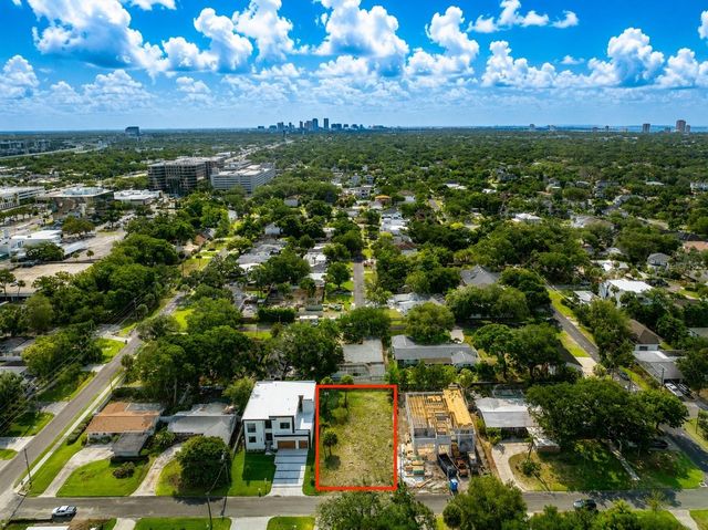 208 S TREASURE DRIVE, Tampa, FL 33609