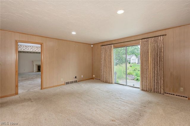 1987 Burlington Road, Akron, OH 44313