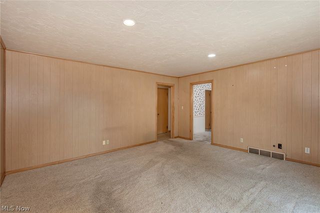 1987 Burlington Road, Akron, OH 44313