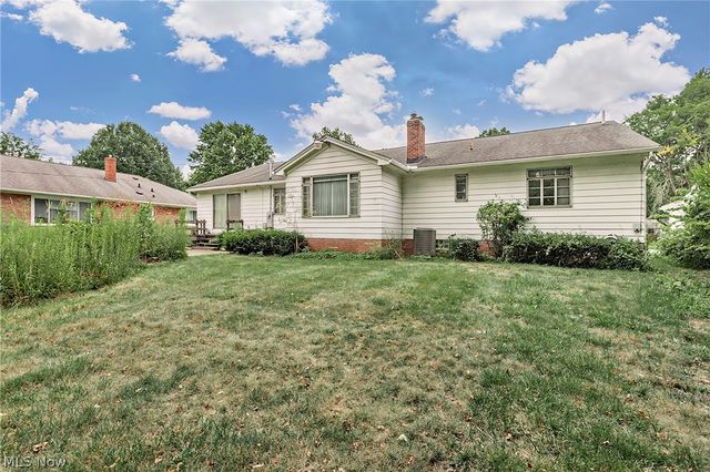 1987 Burlington Road, Akron, OH 44313
