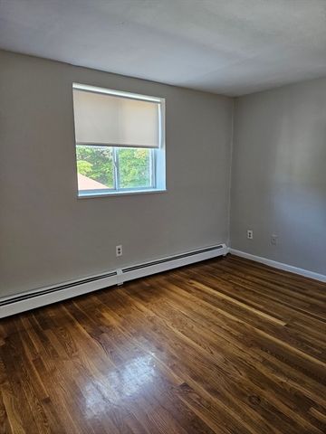 572 Cummins Highway 12, Boston, MA 02126