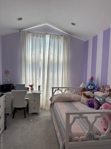 9 Shelly Lane, Mount Sinai, NY 11766