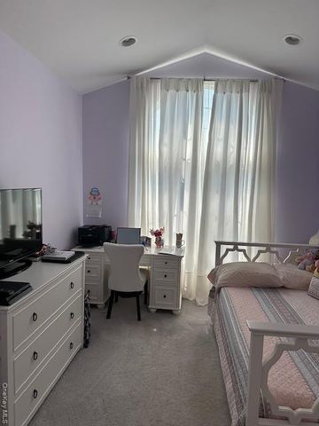 9 Shelly Lane, Mount Sinai, NY 11766