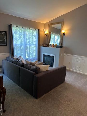 9 Shelly Lane, Mount Sinai, NY 11766