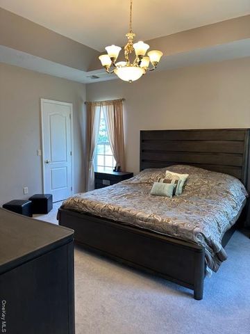 9 Shelly Lane, Mount Sinai, NY 11766