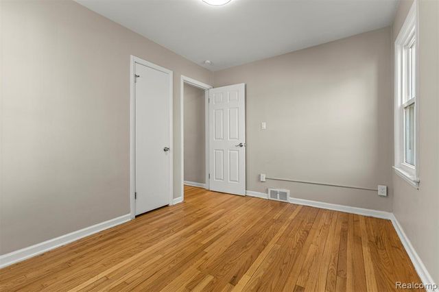 11321 Lenore Avenue, Redford, MI 48239