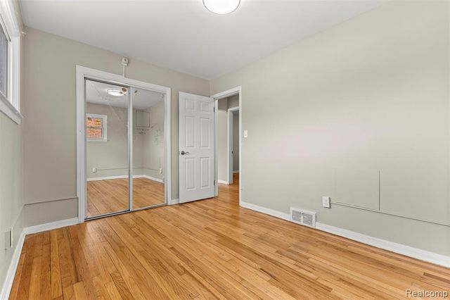 11321 Lenore Avenue, Redford, MI 48239