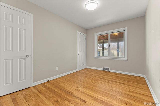 11321 Lenore Avenue, Redford, MI 48239