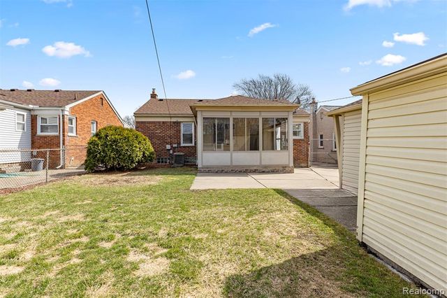11321 Lenore Avenue, Redford, MI 48239