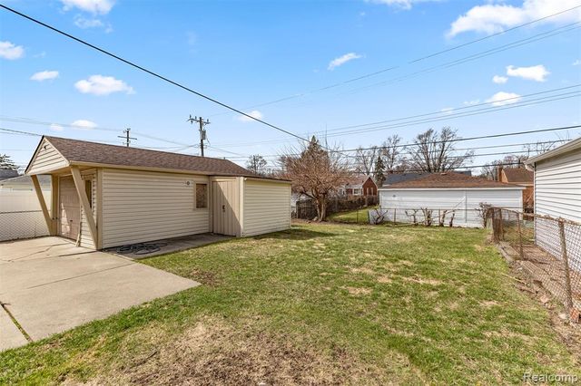 11321 Lenore Avenue, Redford, MI 48239