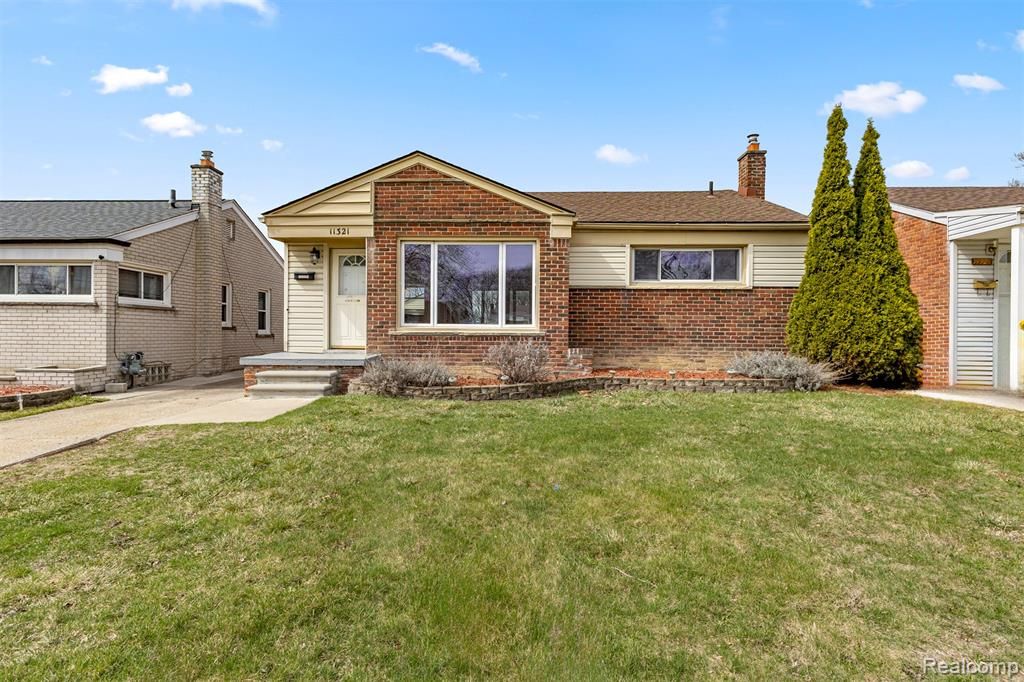11321 Lenore Avenue, Redford, MI 48239
