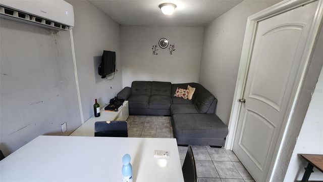 4005 N MYRTLE AVENUE, Tampa, FL 33603