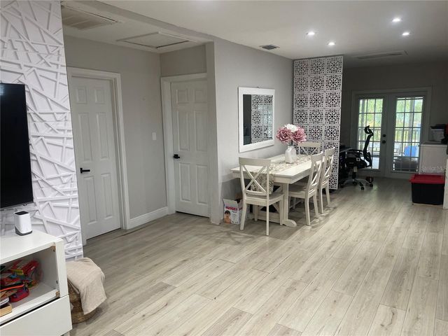 4005 N MYRTLE AVENUE, Tampa, FL 33603