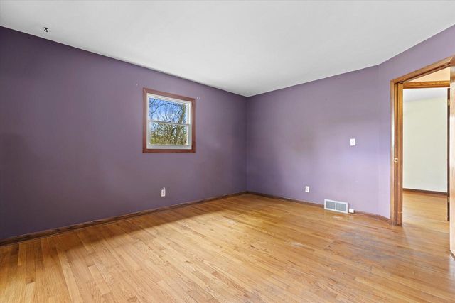 1135 Country Highlands DRIVE, Hubertus, WI 53033