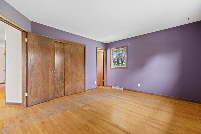 1135 Country Highlands DRIVE, Hubertus, WI 53033