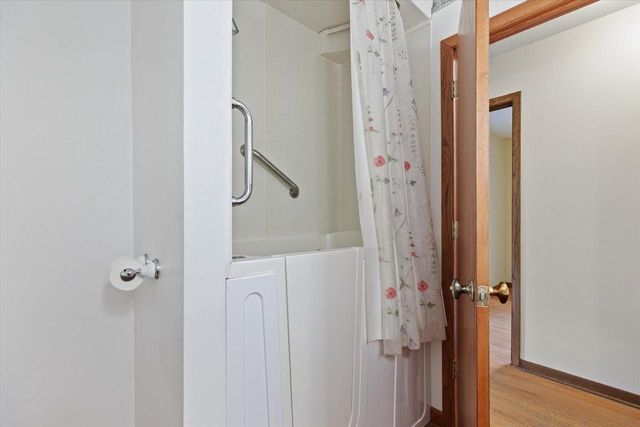 1135 Country Highlands DRIVE, Hubertus, WI 53033