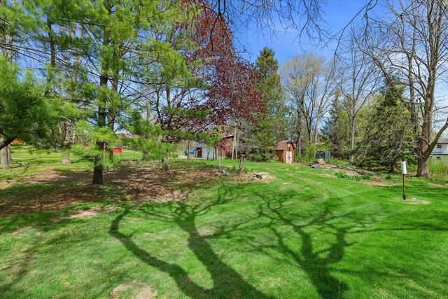 1135 Country Highlands DRIVE, Hubertus, WI 53033